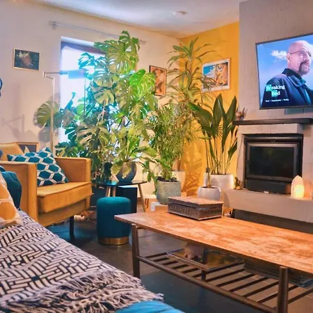 Vintage Style Botanical Home With Jacuzzi In Gent 펜션