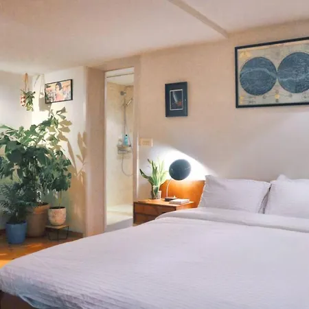 Vintage Style Botanical Home With Jacuzzi In Gent Gent