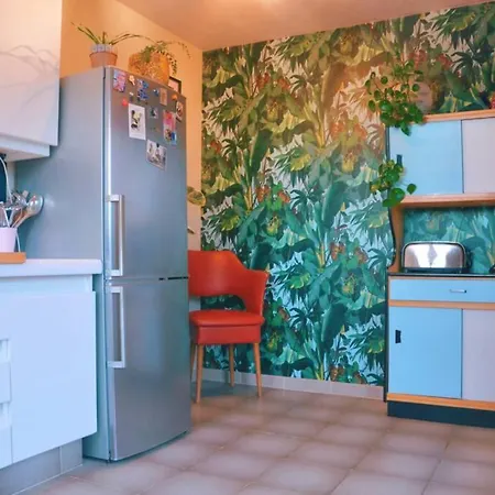 Semesterbostad Vintage Style Botanical Home With Jacuzzi In Gent Gent
